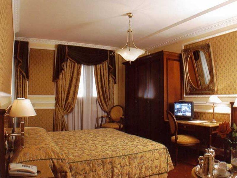 Champagne Garden Hotel Rome Kamer foto
